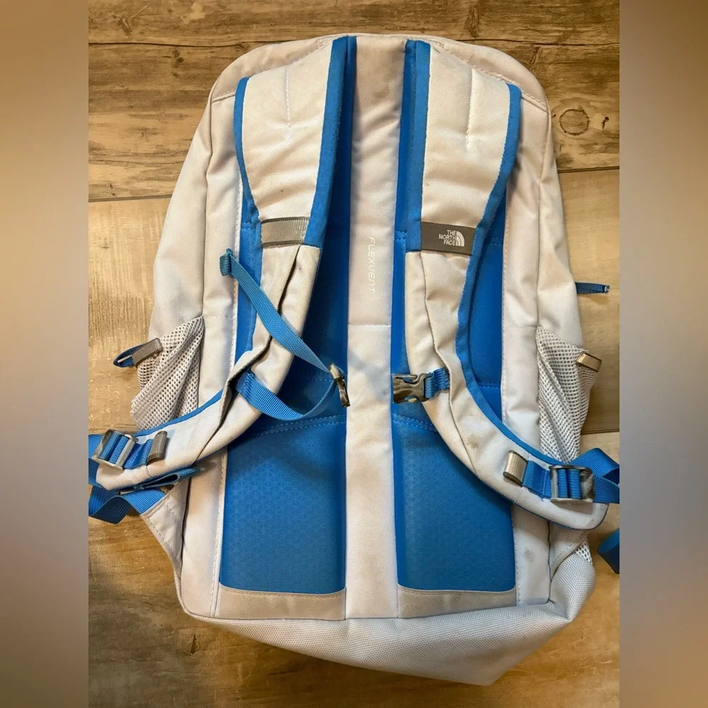 The North Face Vault Classic Backpack - Picture 7 of 13